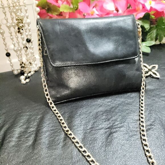 Bottega Veneta Leather Pouchette Bag Authentic with unbranded chain - Picture 5 of 12